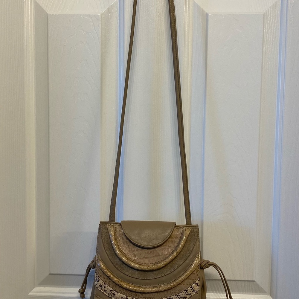 Unique & Rare Andre Cellini Crossbody/Shoulder Bag - image 3